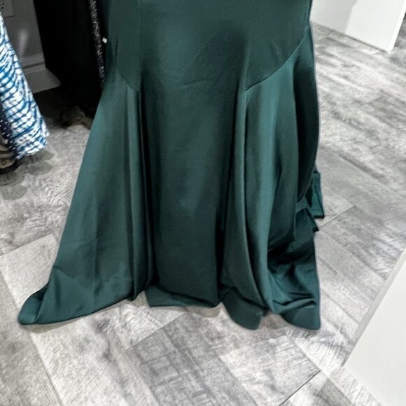 NWT Faviana Emerald Green Strapless Formal Gown $395 - Picture 5 of 14